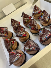Load image into Gallery viewer, M&amp;M Classic Cupcakes
